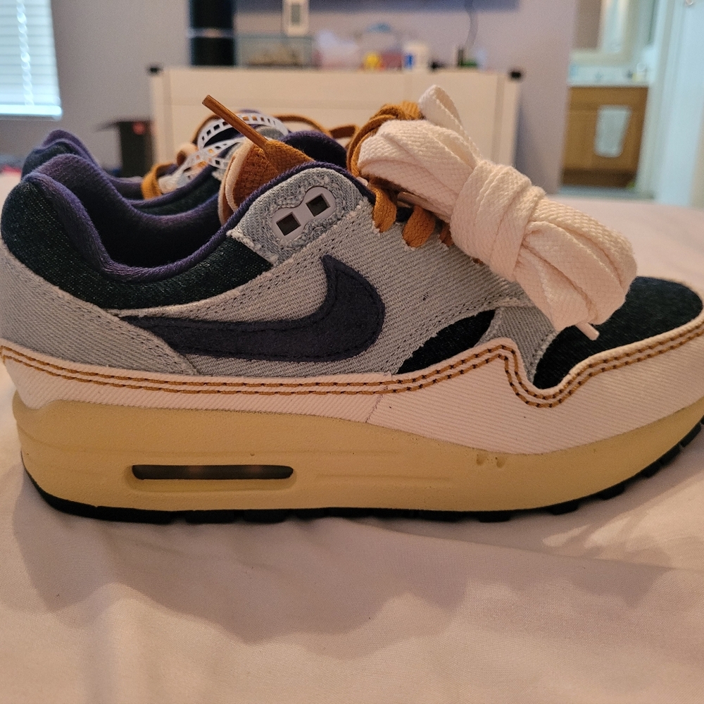 Nike Blue and Gold Retro Sneakers